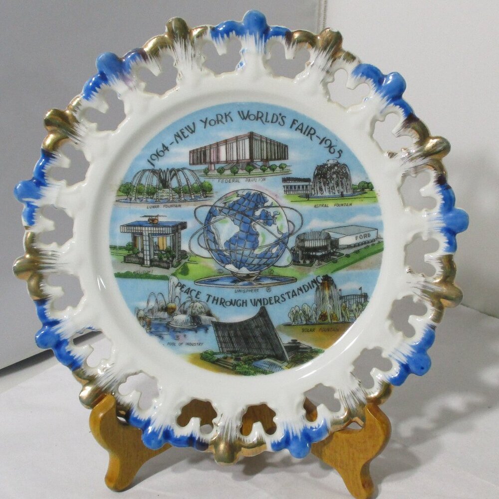 1964 - 1965 New York City NY World's Fair Ceramic Plate Dish Souvenir Unisphere